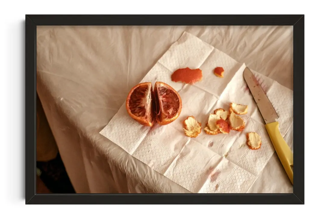 40519-sharing-a-blood-orange-in-china-1.webp Sharing a blood orange in China