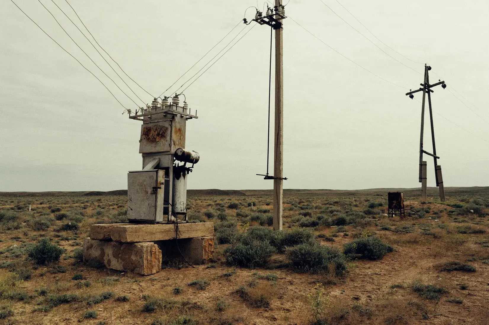40932-desert-powerlines-2.webp Desert Powerlines