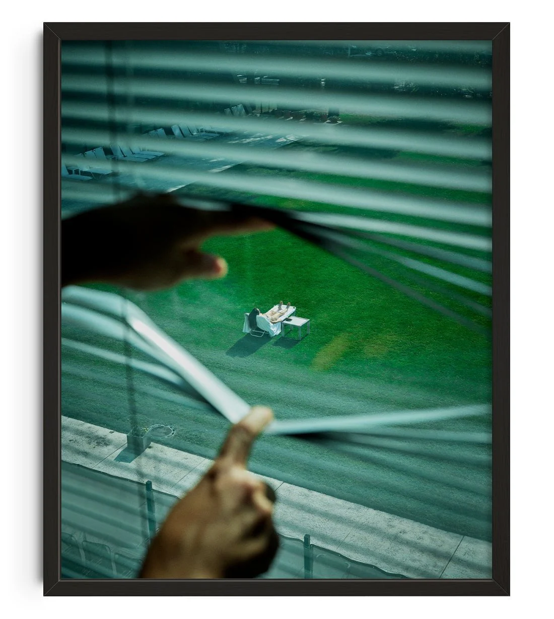 41227-rear-window-1.webp Rear Window